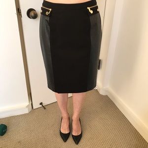 🎉🎊HP🎊🎉 Calvin Klein Women's Black Pencil Skirt w/Faux-Leather Panels. Sz 2